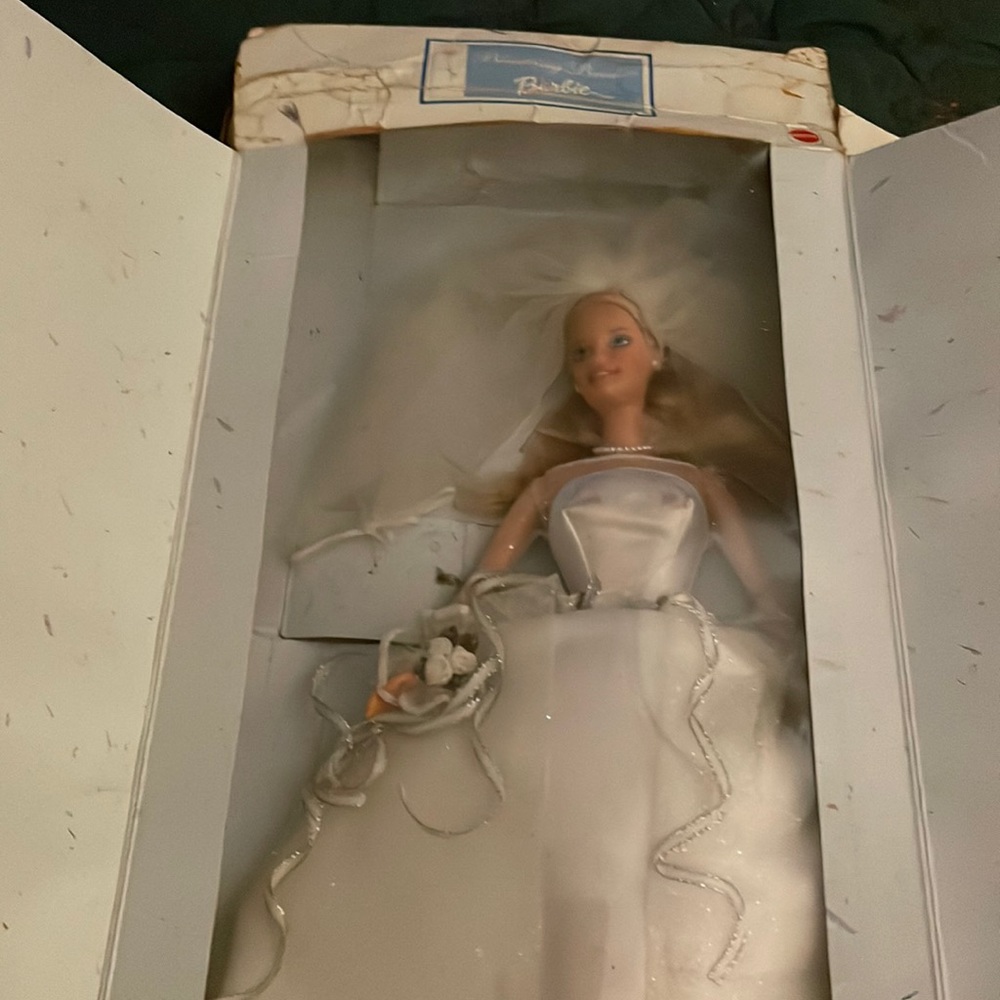 Barbie wedding 💗her box was damaged in moving